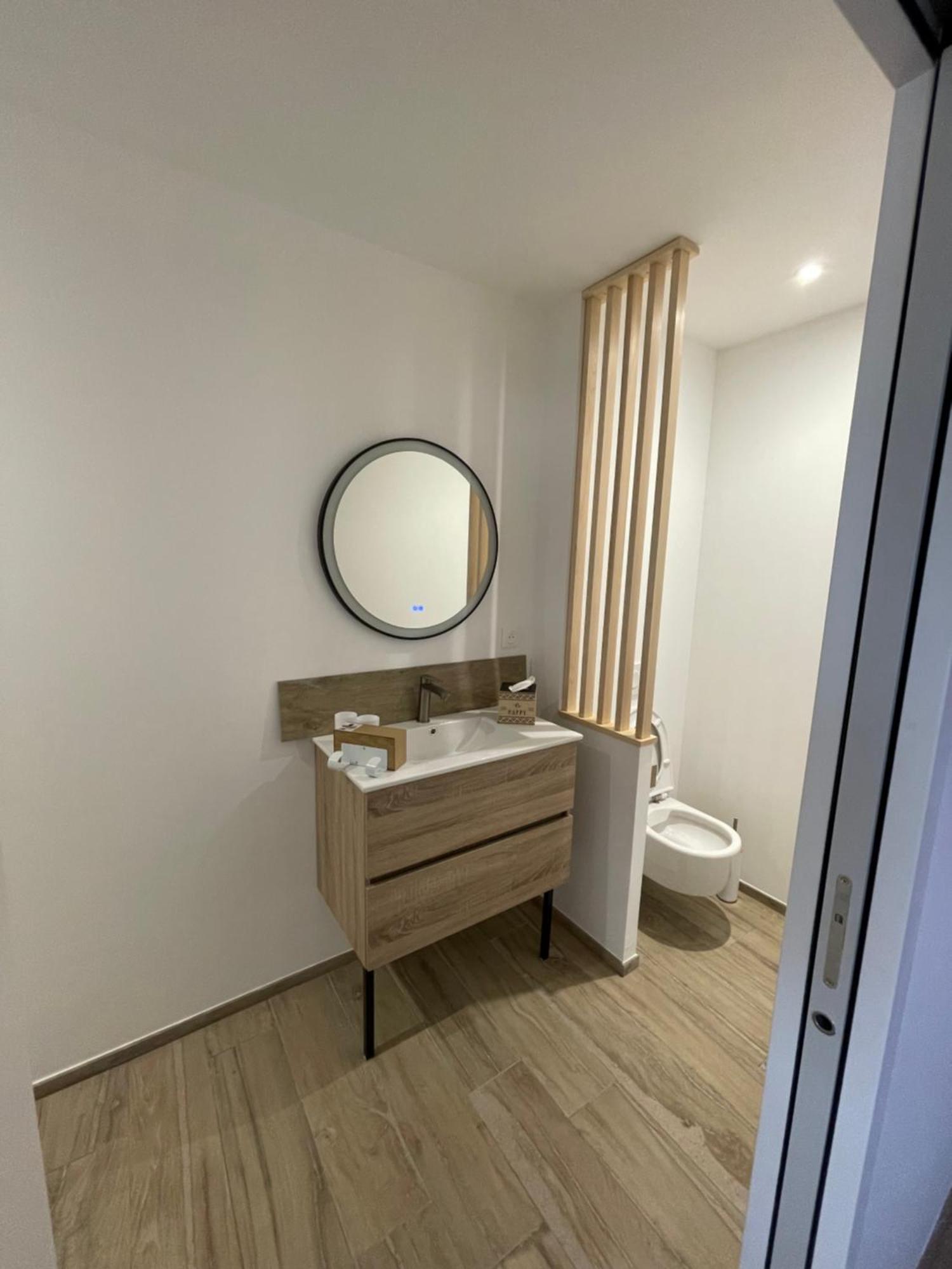 Appartements Guesthouse1 Et Guesthouse2 Sword Beach Colleville-Montgomery Екстер'єр фото