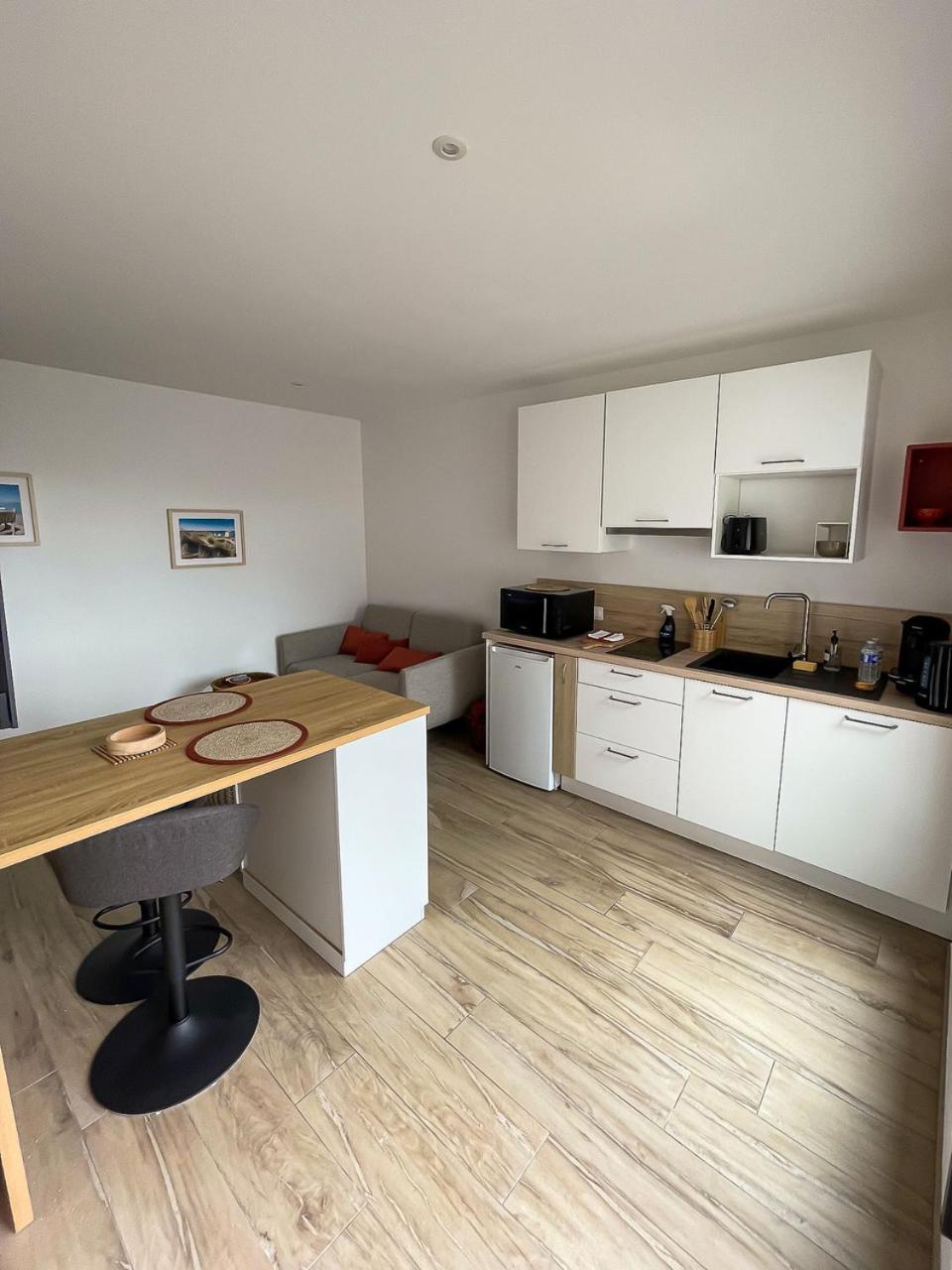 Appartements Guesthouse1 Et Guesthouse2 Sword Beach Colleville-Montgomery Екстер'єр фото